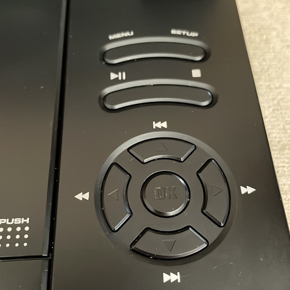 Sylvania Portable DVD Player CD Video/Audio SDVD7014 7" LCD Screen Remote Power - Picture 6 of 14